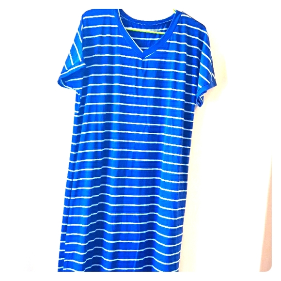 Dresses & Skirts - Woman’s T-shirt dress